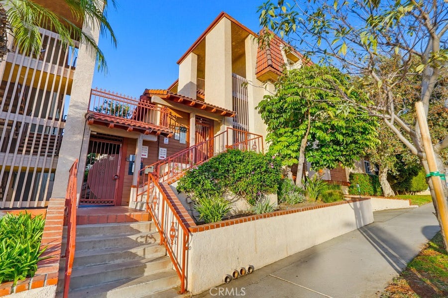 Property photo for 2101 E 21st, #306, Signal Hill, CA