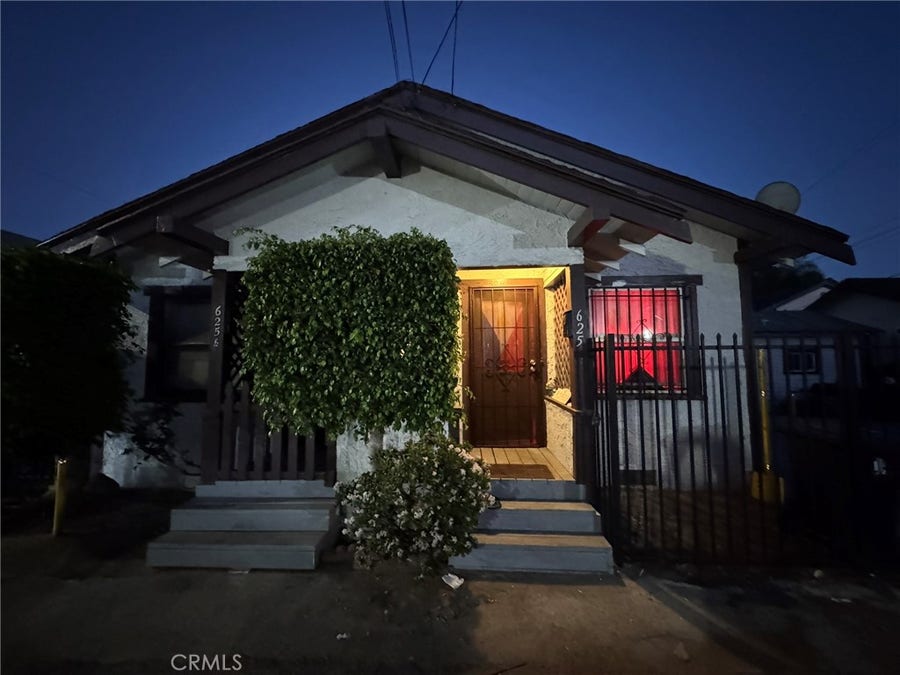 Property photo for 625 E 6th, Long Beach, CA