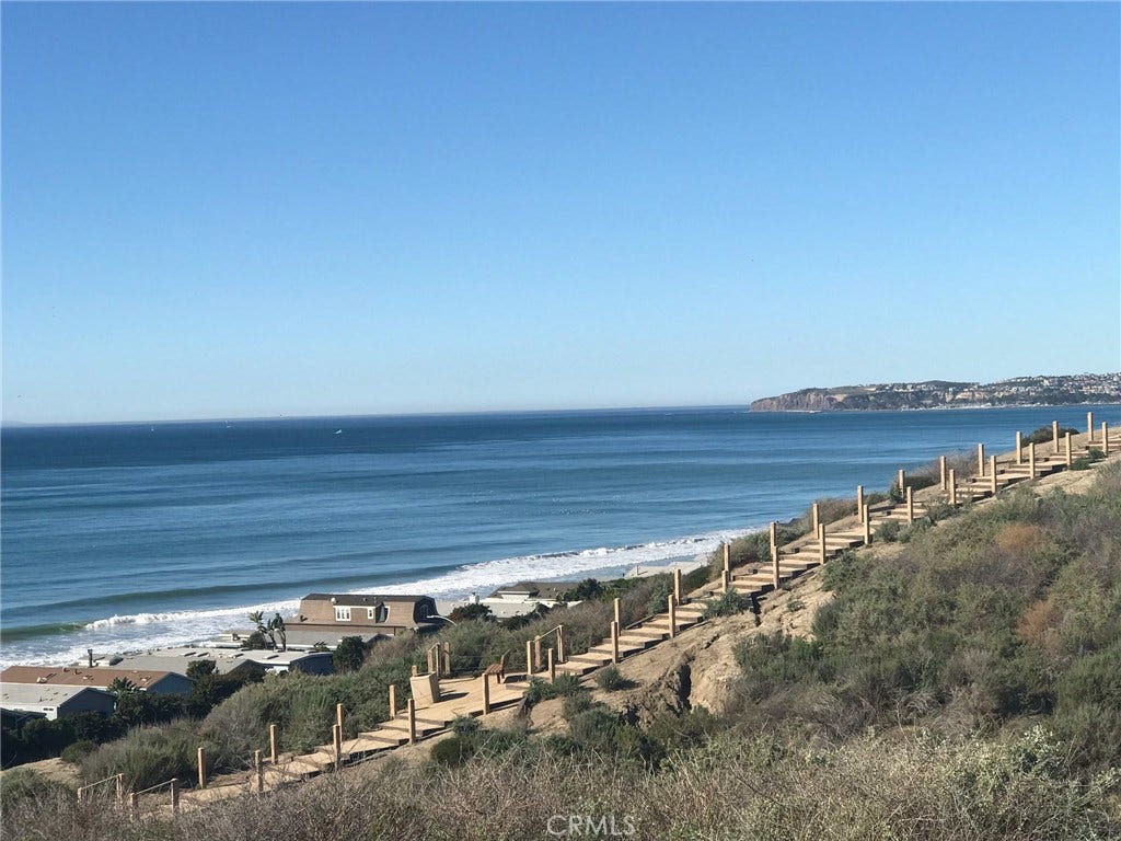 Sea Summit walking trails to the beach