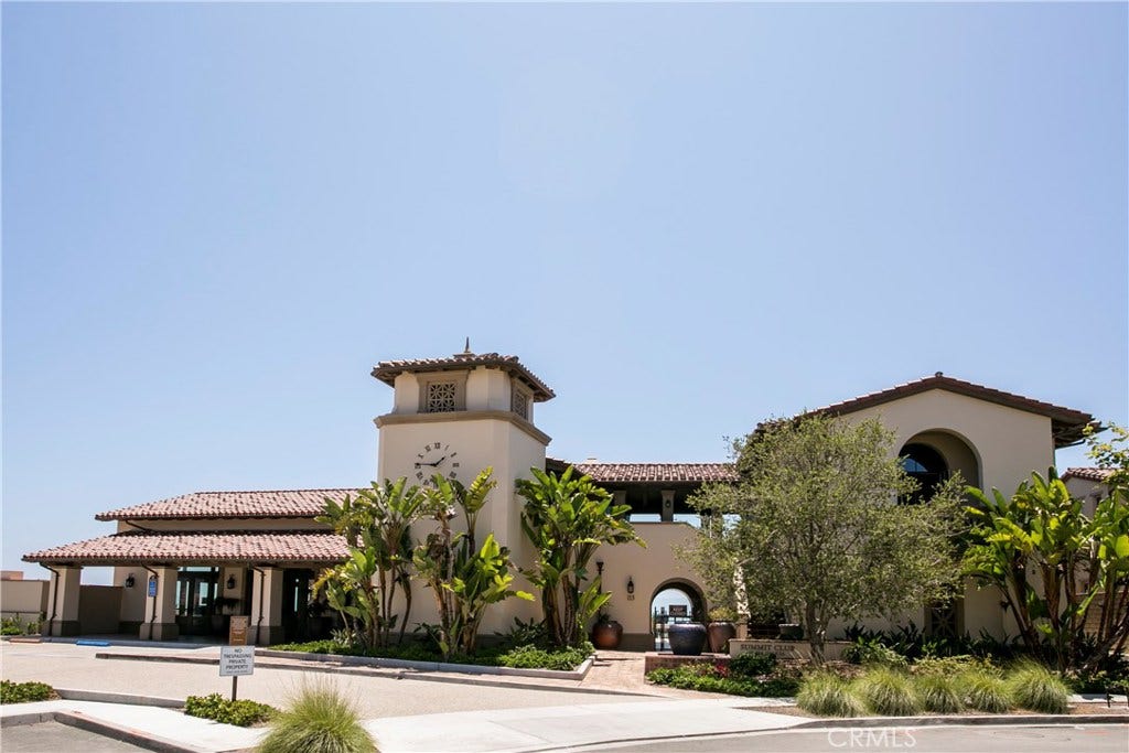 Resort like "Sea Summit" clubhouse with ocean views-catering kitchen-pool/spa-outdoor patios-upper loggia-fireplaces-gym-private cabanas-firepits