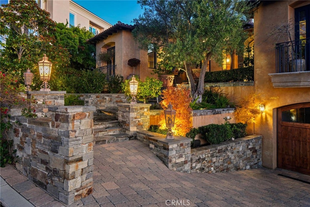 20 Le Conte, Laguna Niguel, CA 92677 20 Le Conte, Laguna Niguel, CA 92677