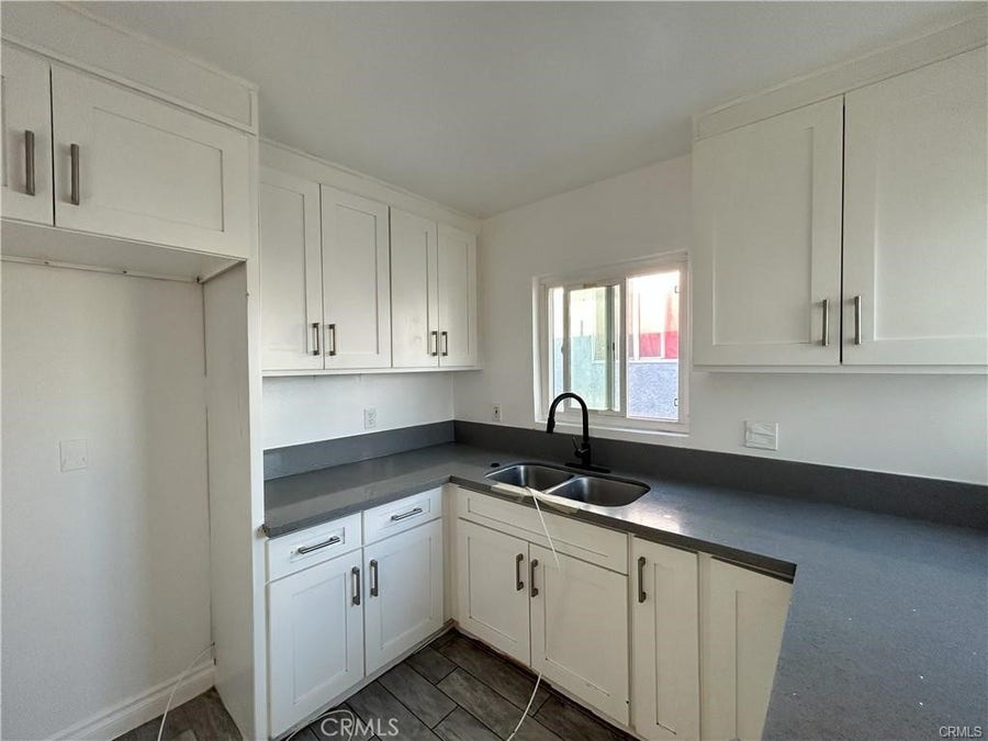 Property photo for 229 W 70th, Los Angeles, CA
