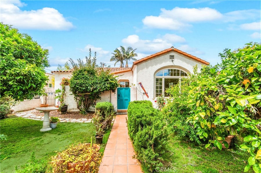 Property photo for 2835 Chestnut Avenue, Long Beach, CA