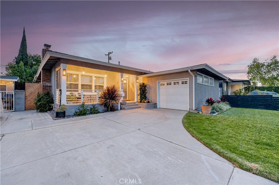 Property photo for 2719 Nipomo Avenue, Long Beach, CA