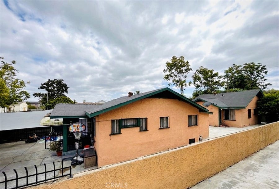 Property photo for 150 E 108th, Los Angeles, CA