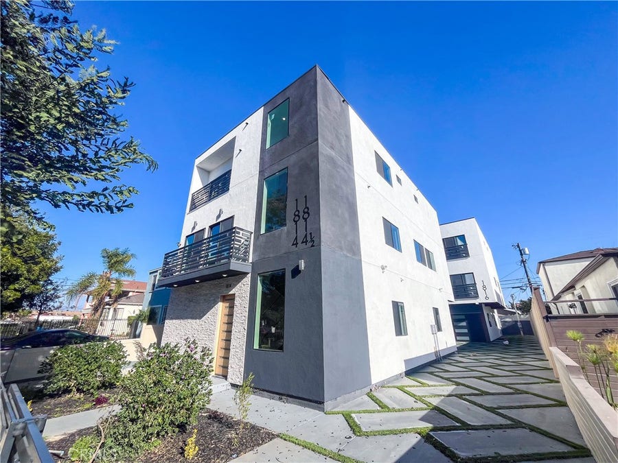 Property photo for 1816 S Hauser Boulevard, Los Angeles, CA