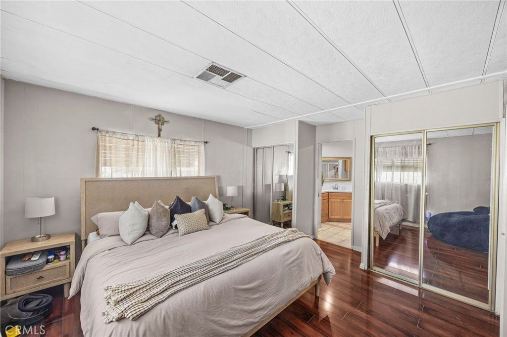 23301 Ridge Route Drive, #109, Laguna Hills, CA 92653 23301 Ridge Route Drive, #109, Laguna Hills, CA 92653
