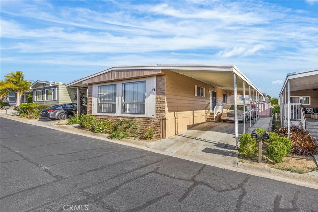 23301 Ridge Route Drive, #109, Laguna Hills, CA 92653 23301 Ridge Route Drive, #109, Laguna Hills, CA 92653