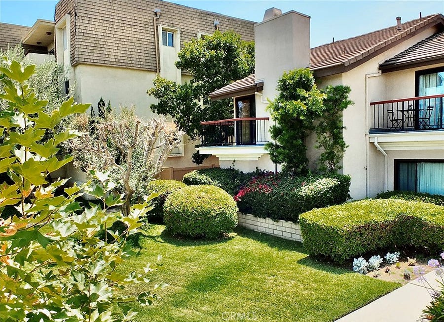Property photo for 4015 N Virginia Road, #6, Long Beach, CA