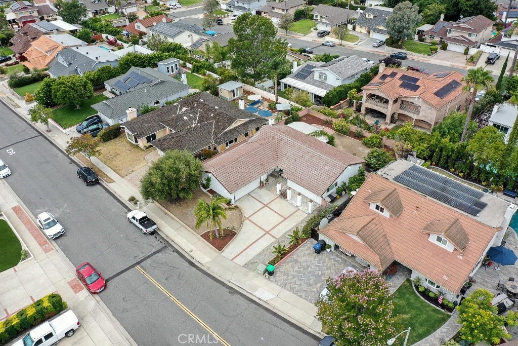 25532 Charlemagne, Laguna Hills, CA 92653