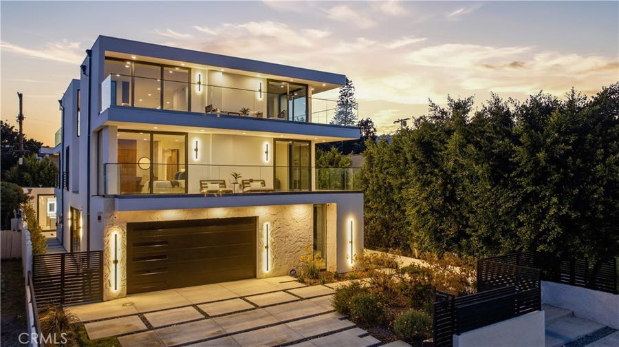 Property photo for 813 N Genesee Avenue, Los Angeles, CA
