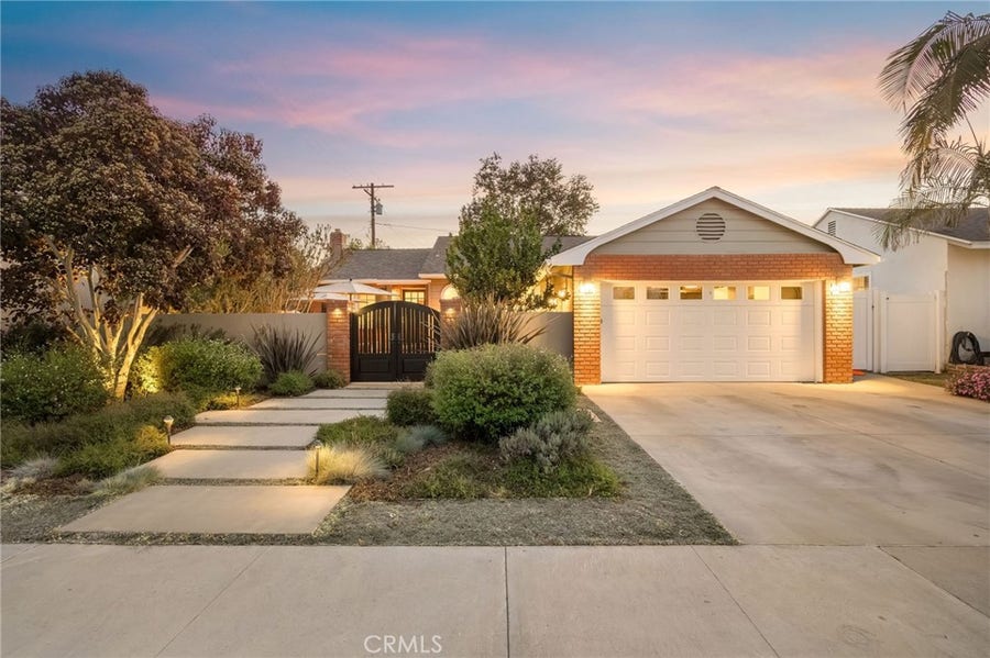 Property photo for 3209 Knoxville Avenue, Long Beach, CA