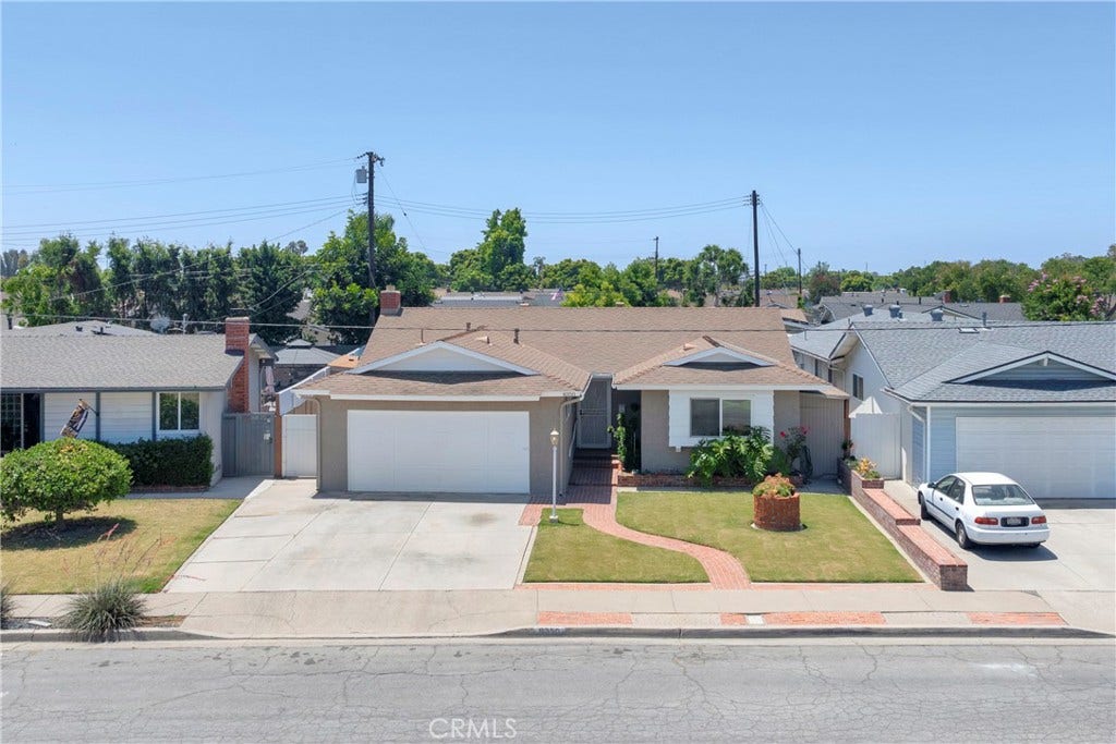 8350 E Blithedale, Long Beach, CA 90808 8350 E Blithedale, Long Beach, CA 90808