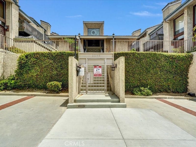 Property photo for 2298 Rose, #302, Signal Hill, CA