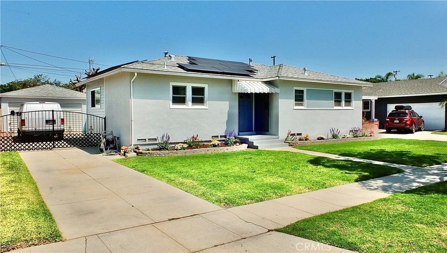 Property photo for 2721 Stanbridge, Long Beach, CA