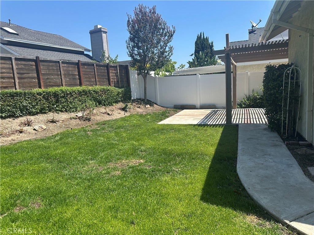 17 Rocky Creek, Laguna Hills, CA 92653 17 Rocky Creek, Laguna Hills, CA 92653