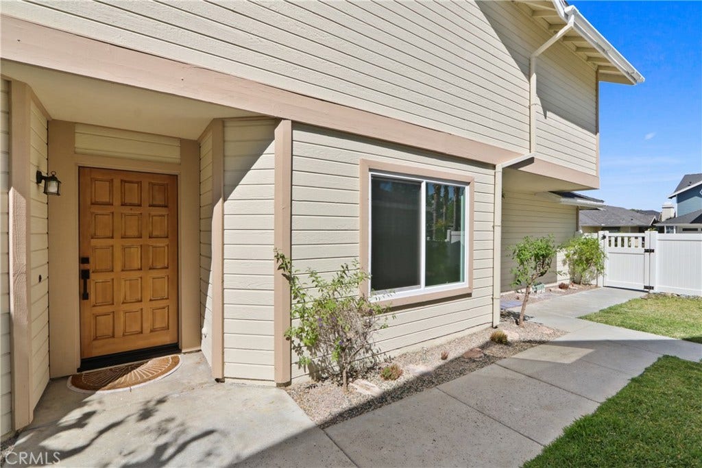 17 Rocky Creek, Laguna Hills, CA 92653 17 Rocky Creek, Laguna Hills, CA 92653