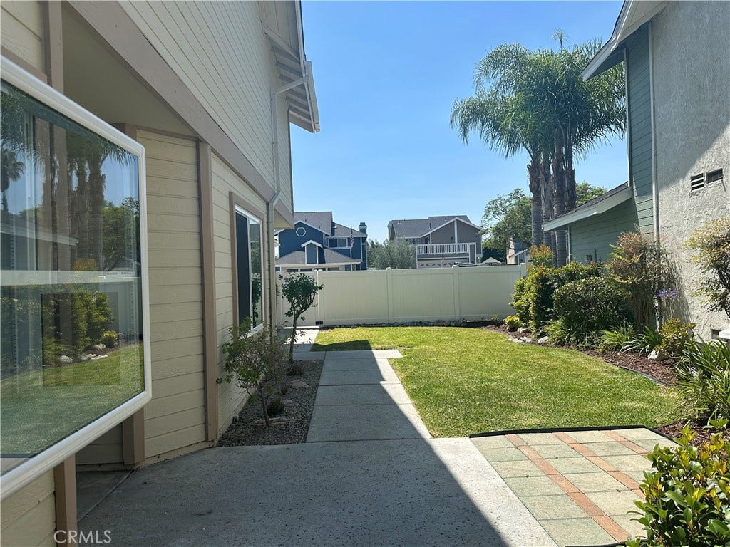 17 Rocky Creek, Laguna Hills, CA 92653 17 Rocky Creek, Laguna Hills, CA 92653