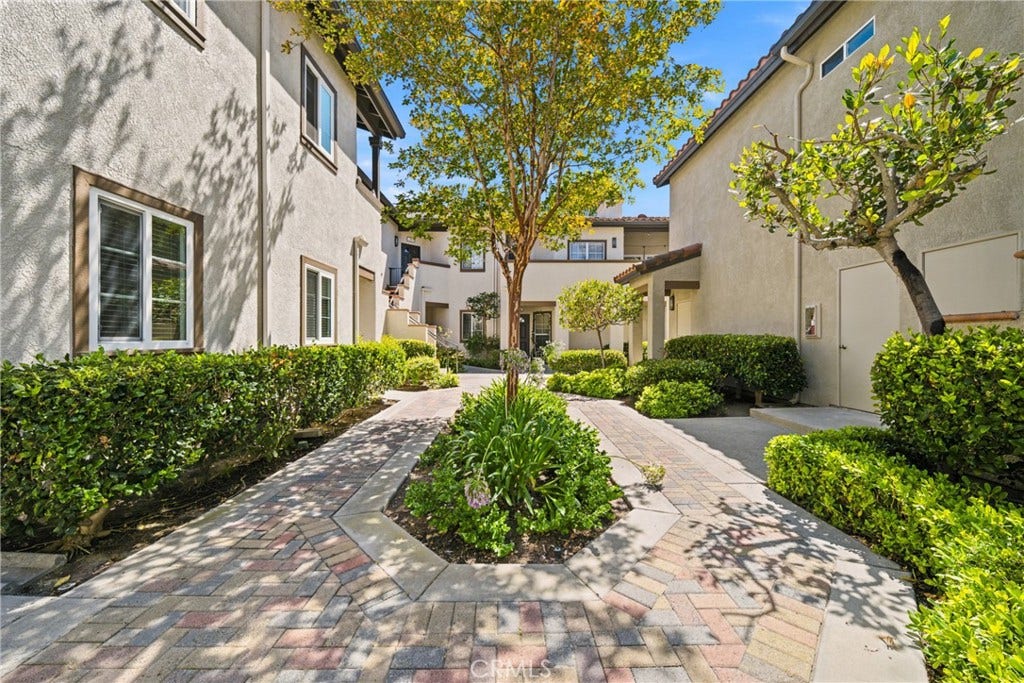 138 Via Contento, Rancho Santa Margarita, CA 92688 138 Via Contento, Rancho Santa Margarita, CA 92688