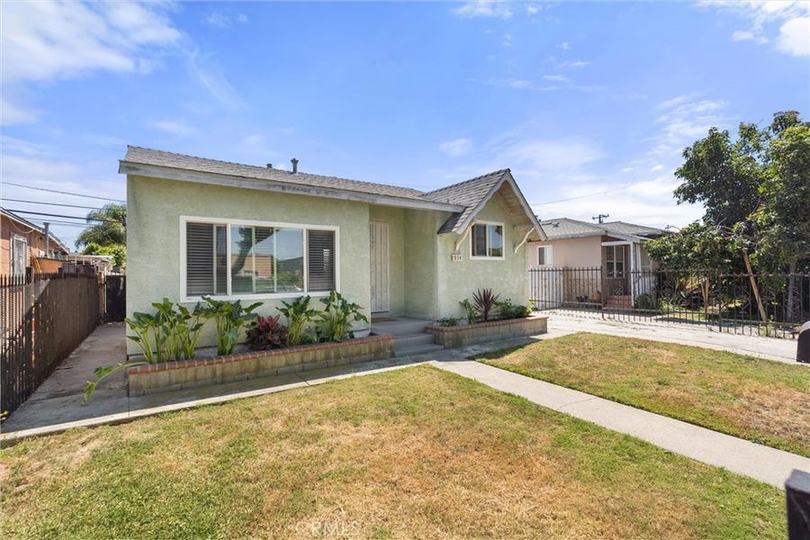 Property photo for 934 E Arlington, Compton, CA