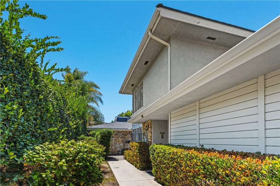 Property photo for 359 Roswell, Long Beach, CA