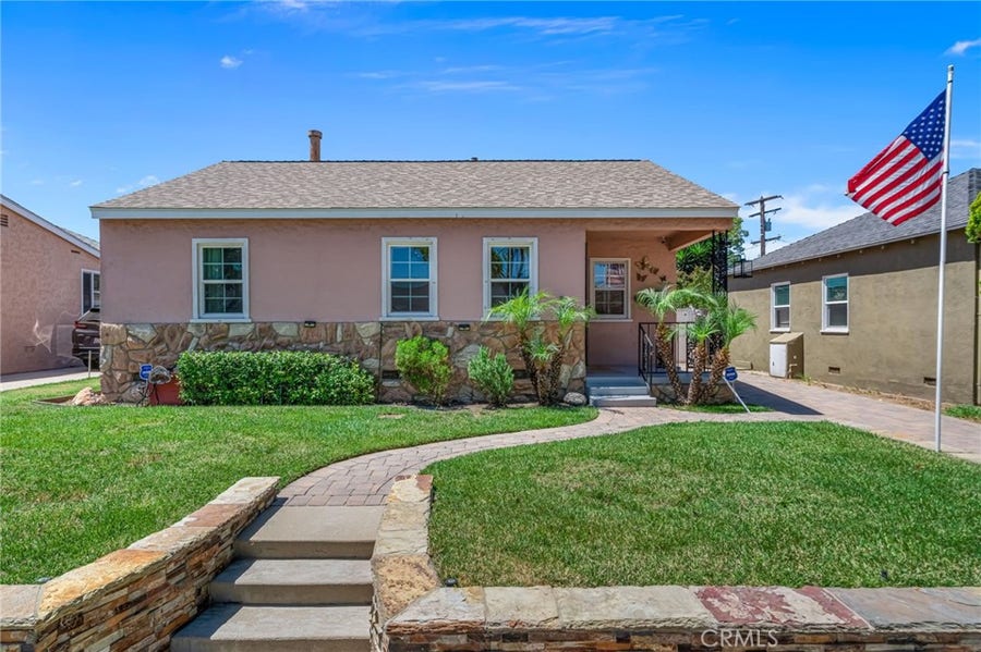 Property photo for 3931 E De Ora Way, Long Beach, CA