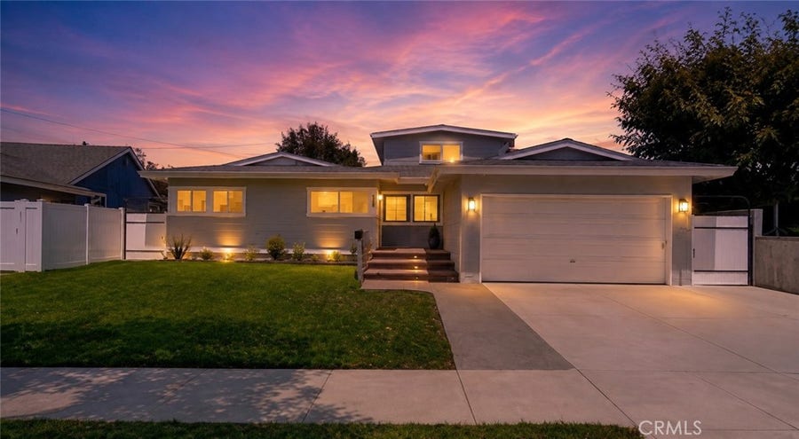 Property photo for 1876 Petaluma Avenue, Long Beach, CA