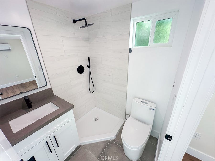 Property photo for 2931 S Redondo Boulevard, Los Angeles, CA
