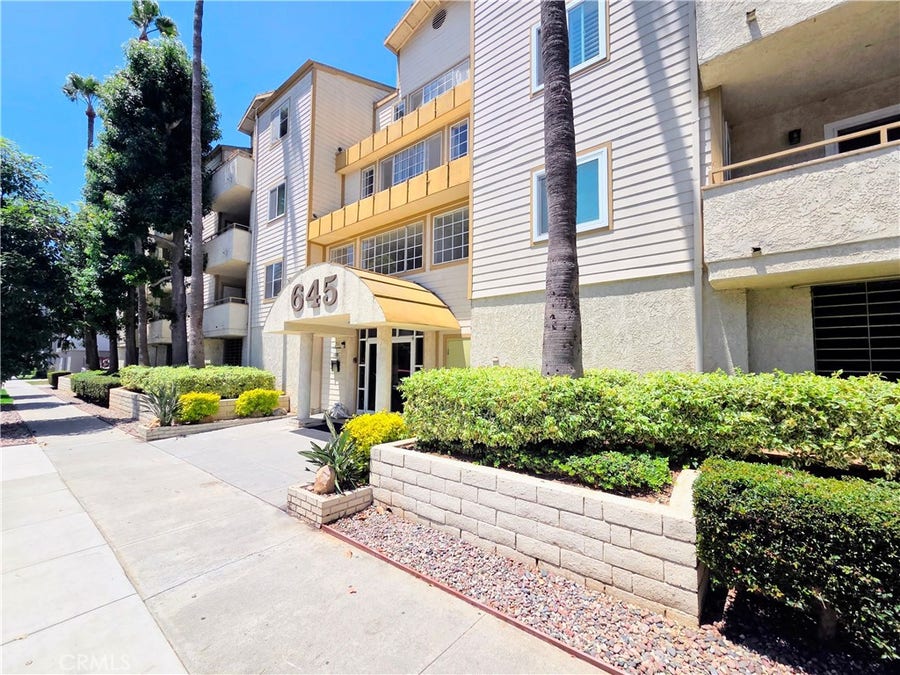 Property photo for 645 Chestnut Avenue, #215, Long Beach, CA