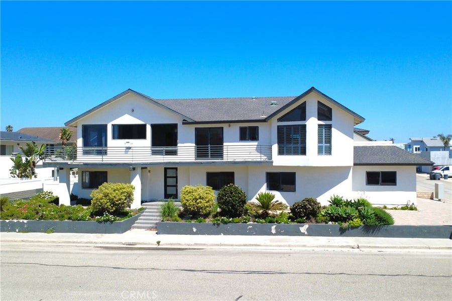 Property photo for 860 Mandalay Beach Road, Oxnard, CA