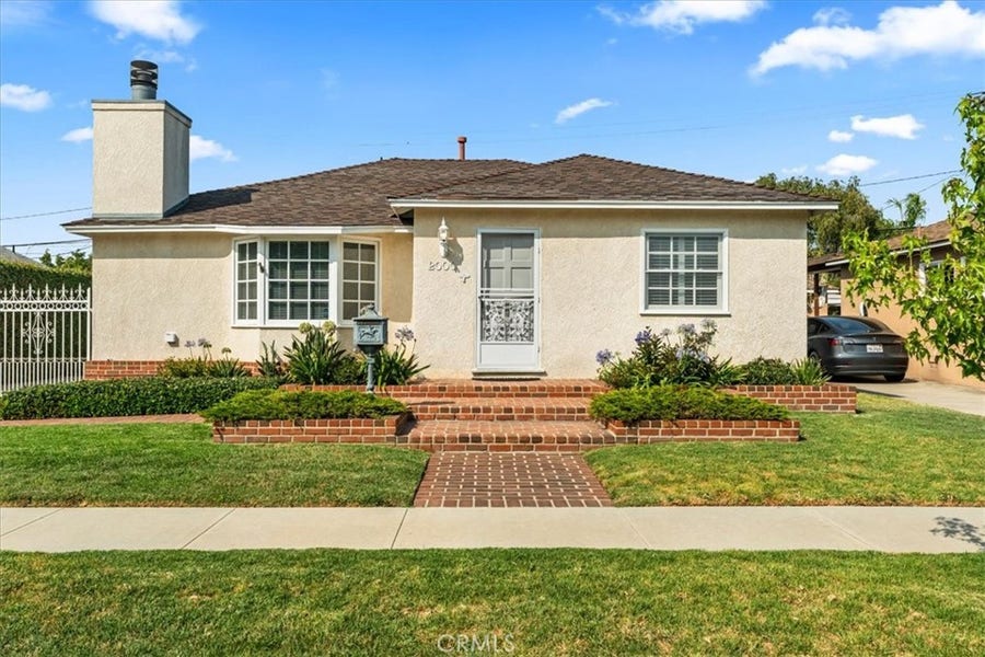 Property photo for 2000 N Britton, Long Beach, CA
