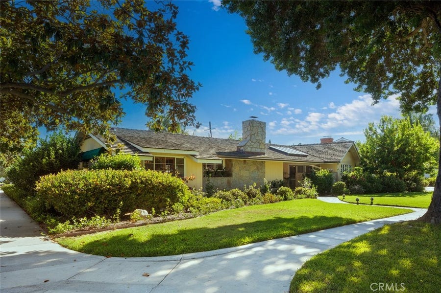 Property photo for 5420 E El Jardin Street, Long Beach, CA