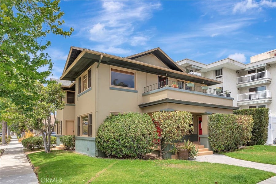 Property photo for 351 Newport Avenue, Long Beach, CA