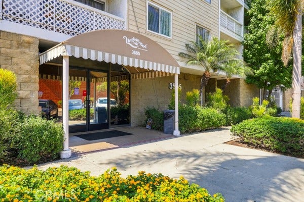 Property photo for 3565 Linden Avenue, Long Beach, CA