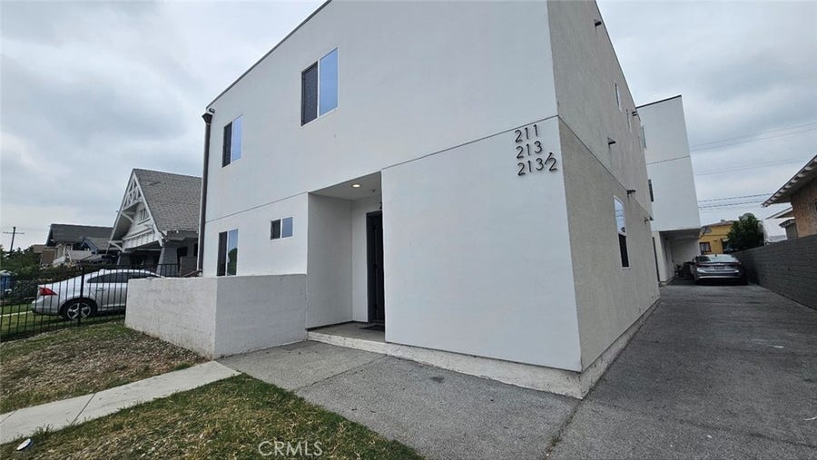 Property photo for 211 W 43rd, Los Angeles, CA