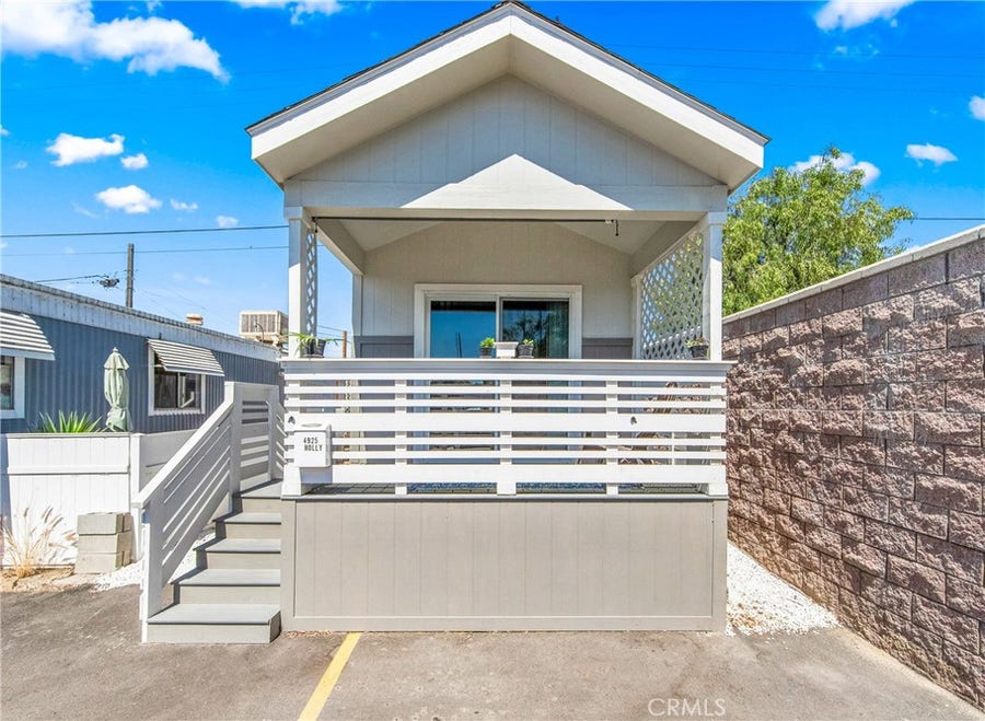 Property photo for 4925 Holly, Long Beach, CA