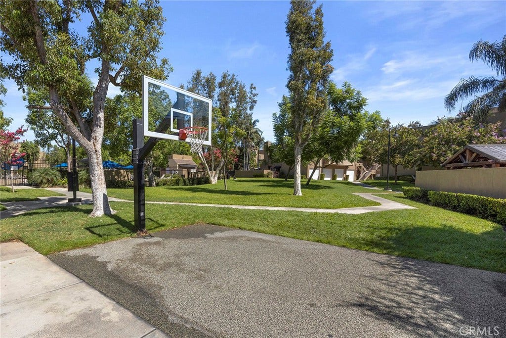 B Courts in view of unit