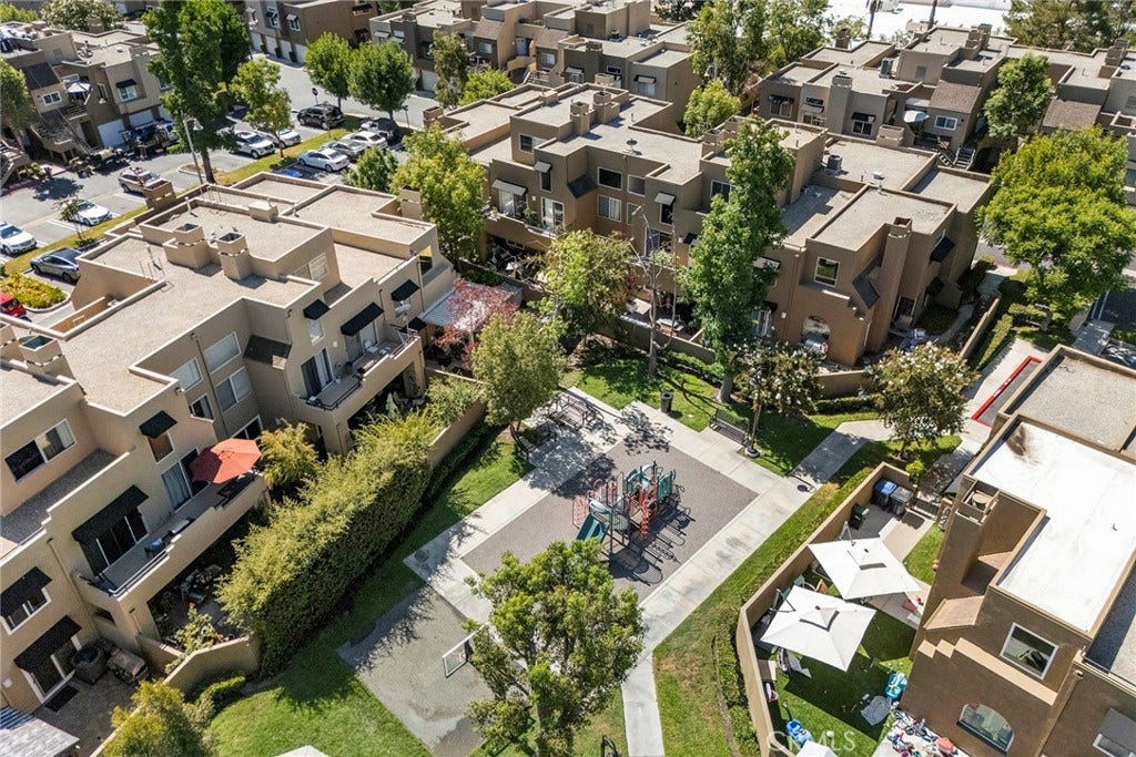 Drone shot of Rainbow Ridge font of condo