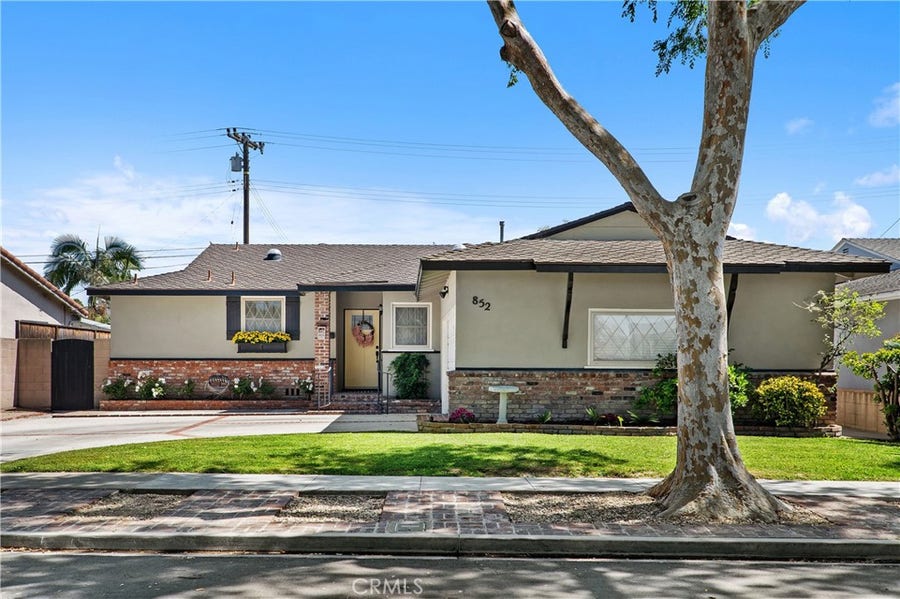 Property photo for 852 Kallin Avenue, Long Beach, CA