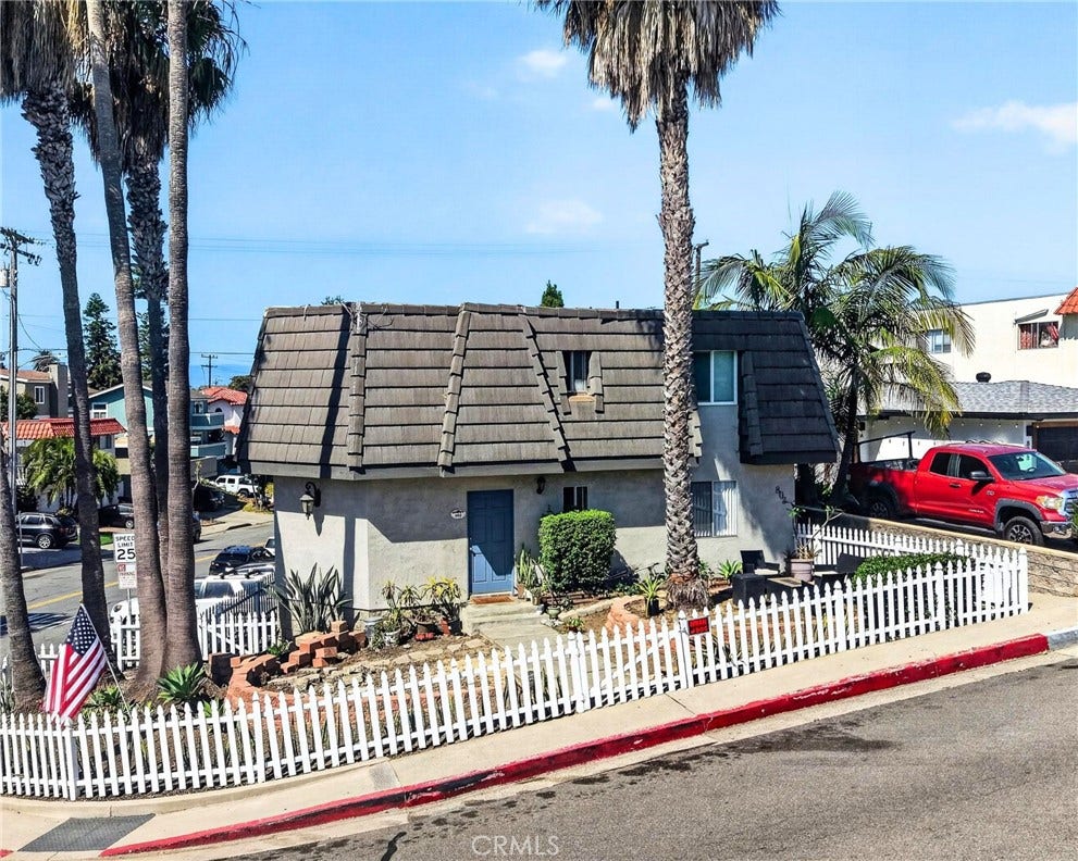803 Calle Puente, San Clemente, CA 92672 803 Calle Puente, San Clemente, CA 92672