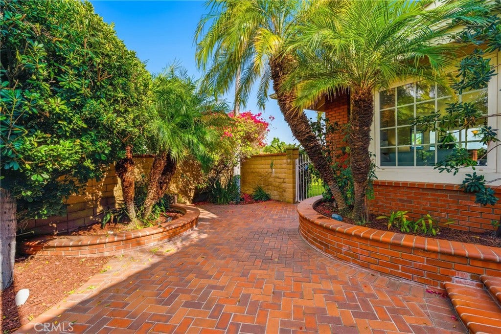 25856 Windsong, Lake Forest, CA 92630 25856 Windsong, Lake Forest, CA 92630