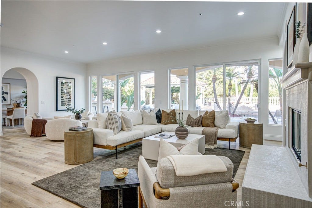 Indoor / outdoor living