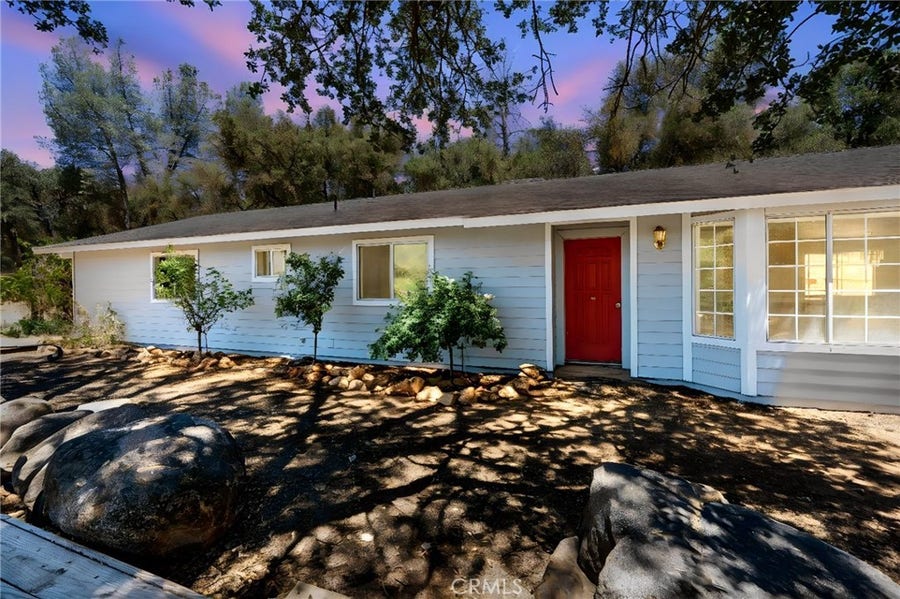 Property photo for 4074 Lakeview, Mariposa, CA