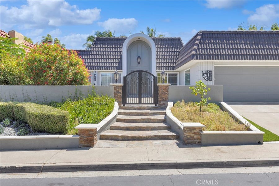 Property photo for 6380 E Bixby Hill, Long Beach, CA
