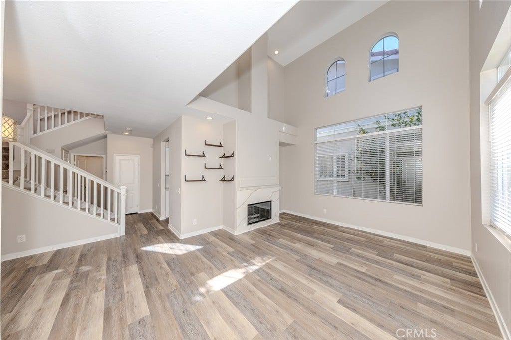 4 Paseo Pensamiento, Rancho Santa Margarita, CA 92688 Entry to the living room with TONS of natural light