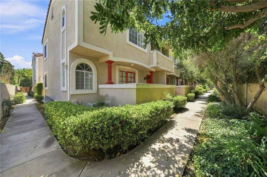 Property photo for 1665 E 68th, #21, Long Beach, CA