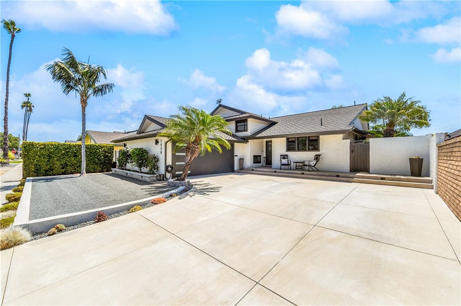 Property photo for 7920 E Tarma Street, Long Beach, CA