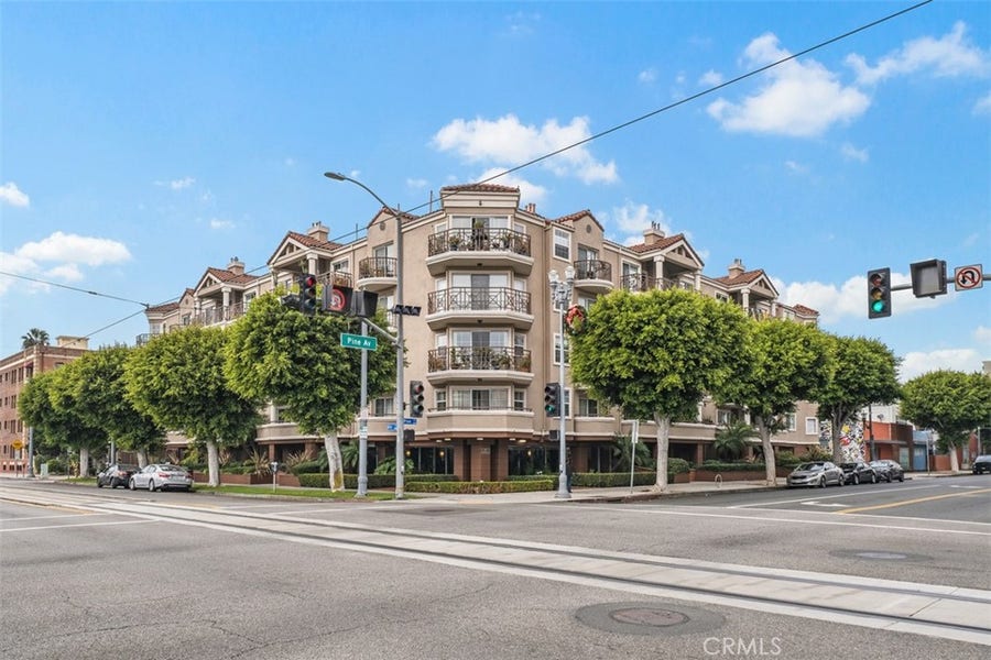 Property photo for 801 Pine Avenue, #401, Long Beach, CA