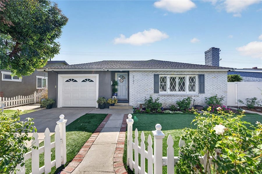 Property photo for 2141 Snowden, Long Beach, CA