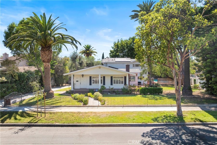 Property photo for 4031 N Virginia Road, Long Beach, CA